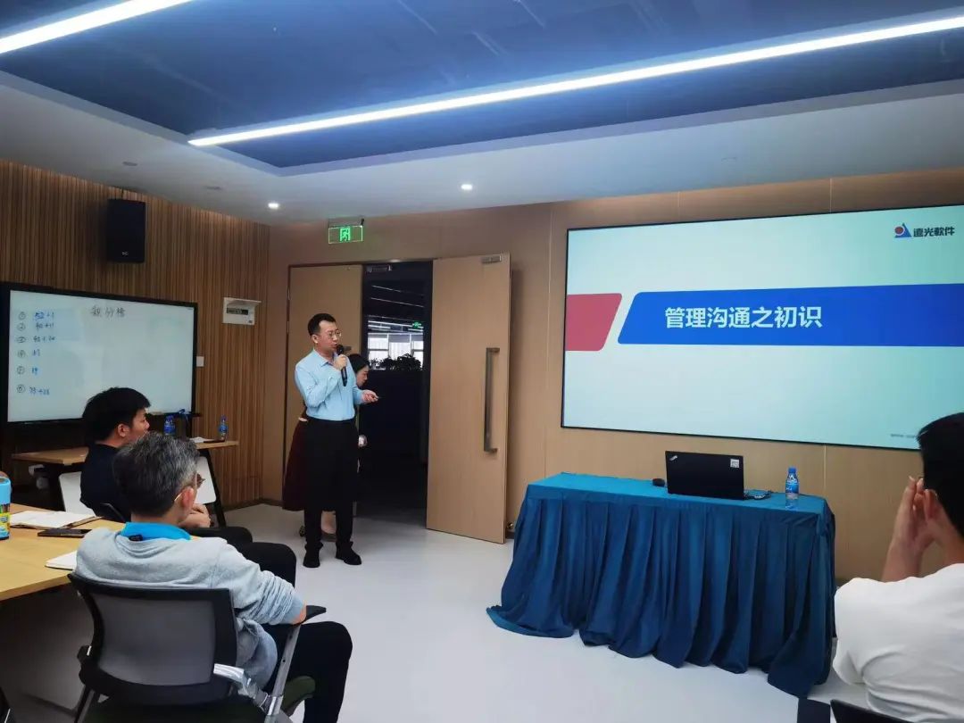 师者如光 微以致远 | 向jiuyou.com内训讲师致敬