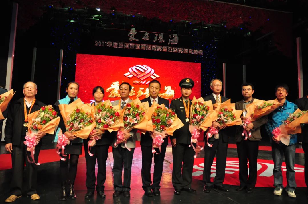 《中华英才》陈利浩：跨界“学者” “微言”大义