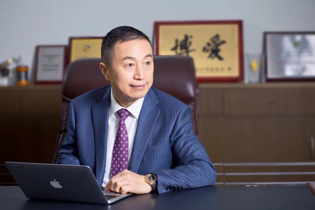 《中华英才》陈利浩：跨界“学者” “微言”大义