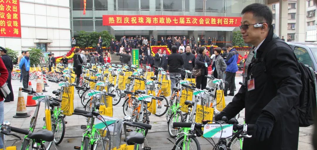 《中华英才》陈利浩：跨界“学者” “微言”大义