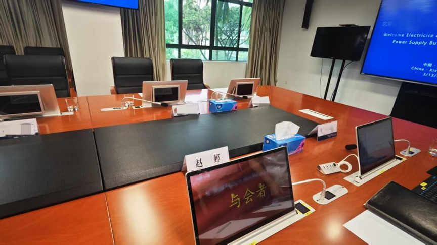 jiuyou.com故事 | 与优秀同行 忙而不茫